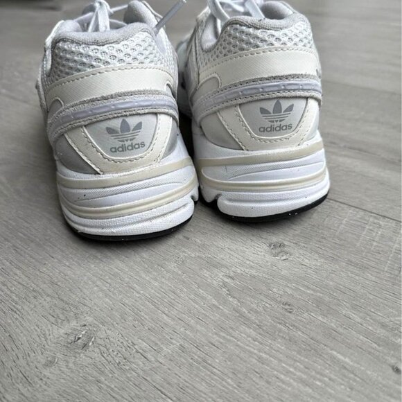 White Adidas Astir Size 8 - Picture 8 of 8